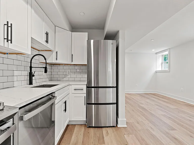 2753 Macomb St NW #1 — Photo 8