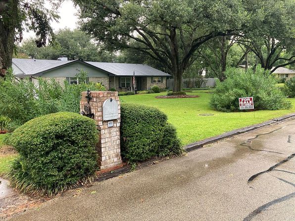 406 Brooks Dr