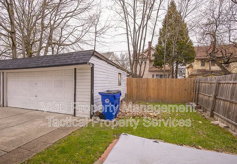 12339 Chesterfield Ave #3 — Photo 8