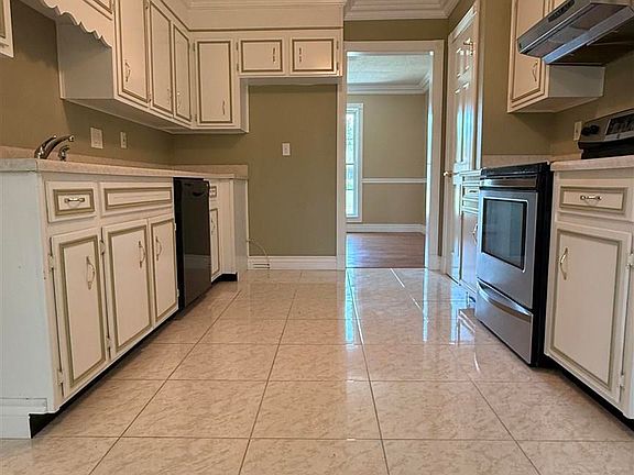 4th image of 6996 Forshalee St