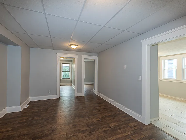 1807 Denison Ave — Photo 9