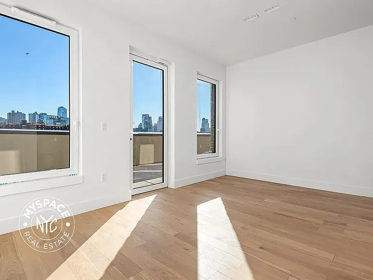 58 Vanderbilt Ave #4E — Photo 1