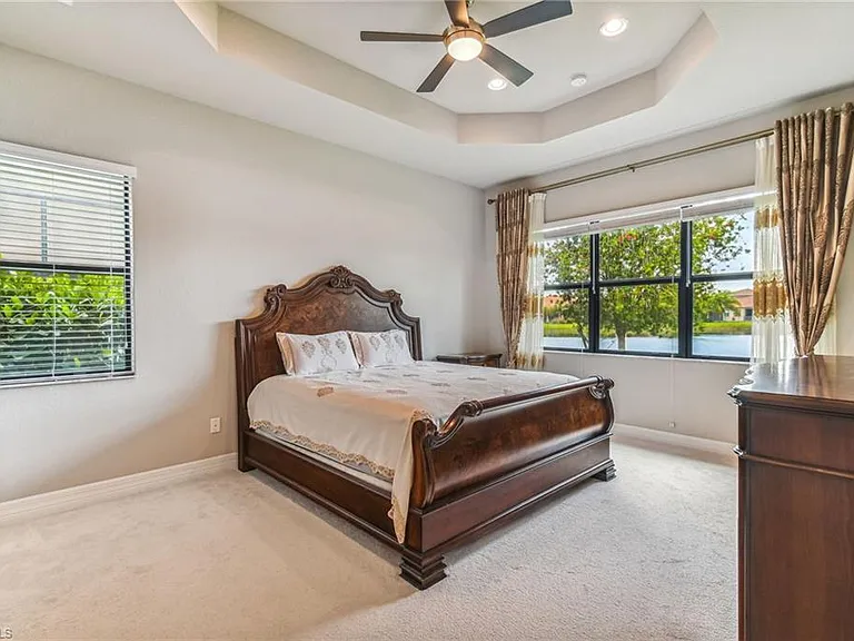 11541 Stonecreek Cir W — Photo 6
