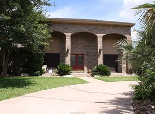 2422 E Briargate Dr, Bryan, TX 77802