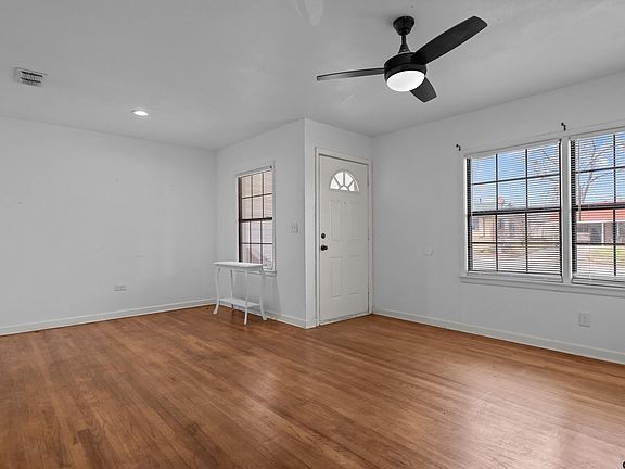 3rd image of 108 Romallen Dr