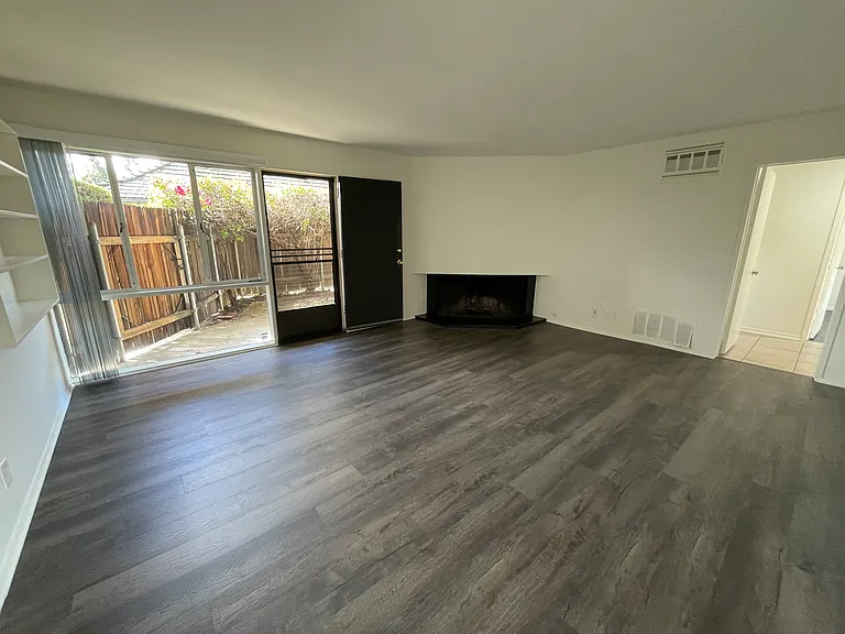 305 California Blvd — Photo 15