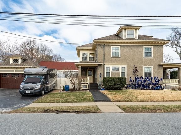 3rd image of 53 Kingsbury Ave