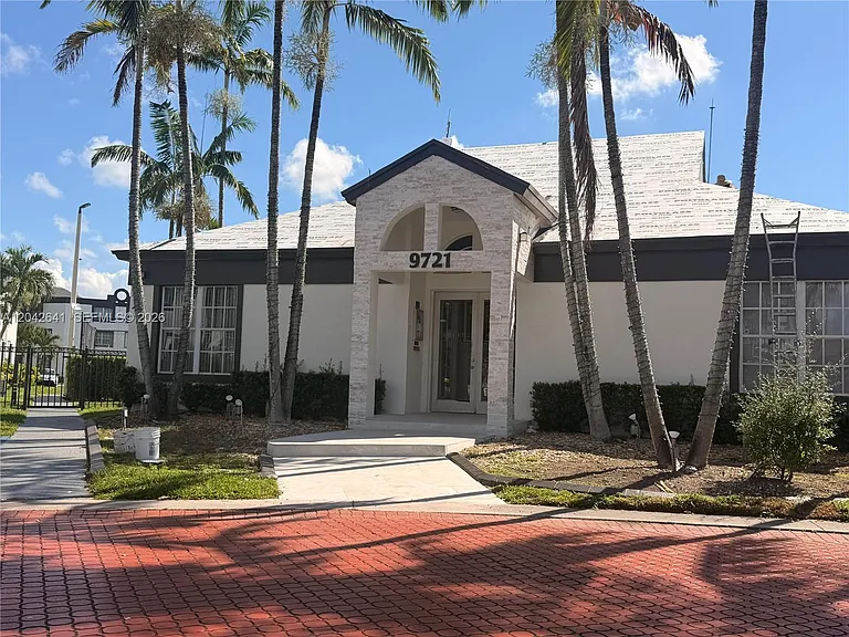 9731 Fontainebleau Blvd #F314 — Photo 20