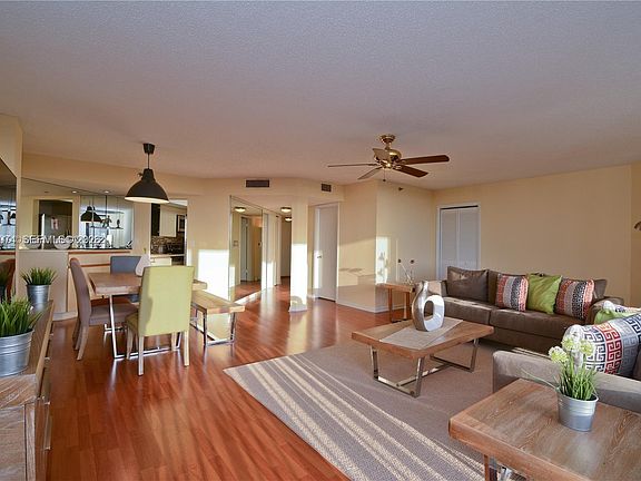 5th image of 300 Three Islands Blvd APT 308
