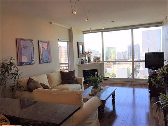 3rd image of 300 W Beech St Unit 2108