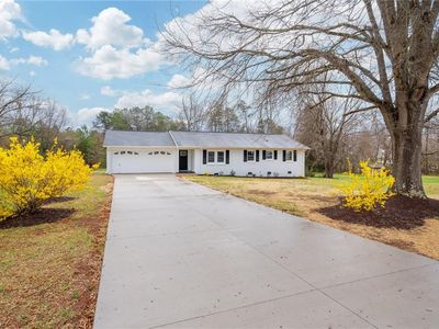 546 Hickory Ln, Burlington, NC, 27217