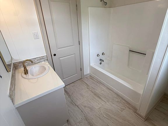 3rd image of 315 Mauboules St