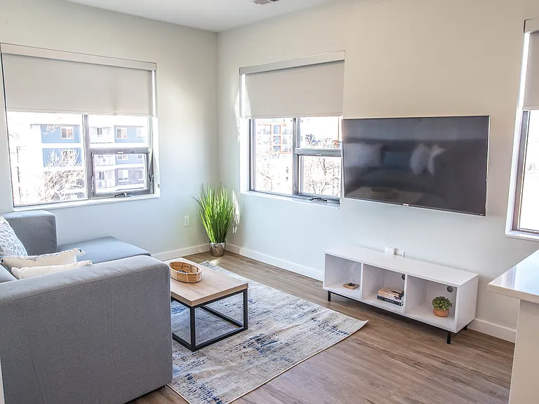 504 E Stoughton St #602 — Photo 6