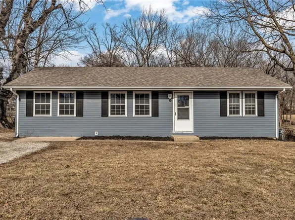 5300 NE 62nd St, Gladstone, MO 64119