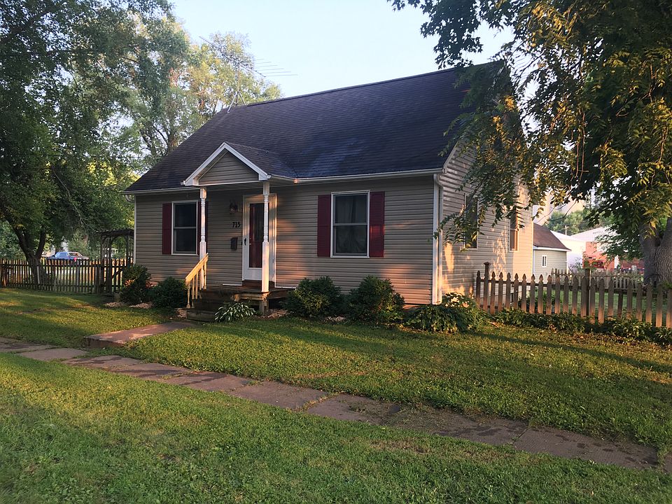 1st image of 715 Water St