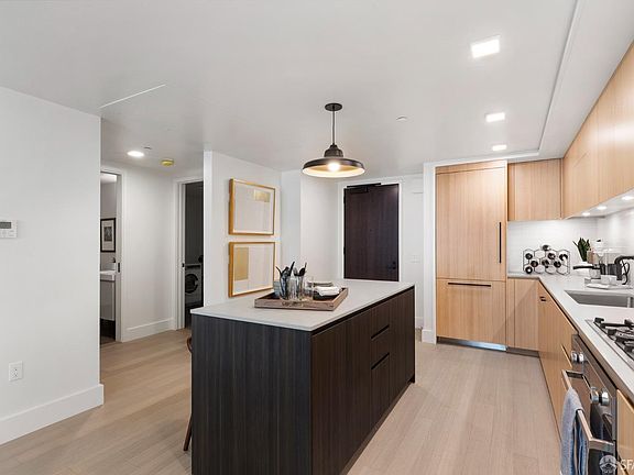 5th image of 950 Tennessee St #318
