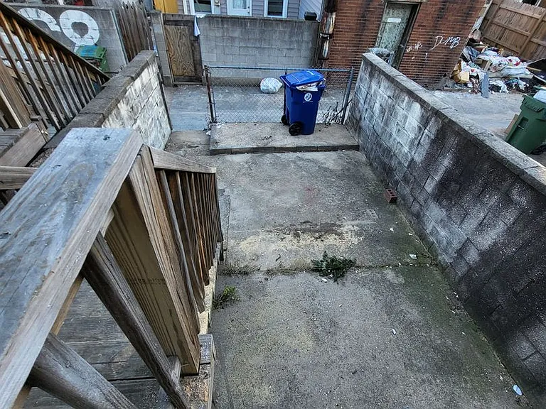 517 N Rose St — Photo 26