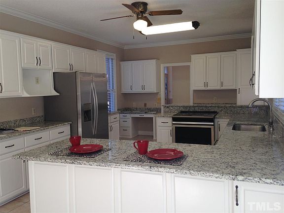 3rd image of 9801 Straightaway Ln