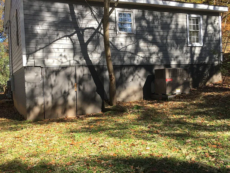 34 Orlando Ave — Photo 2
