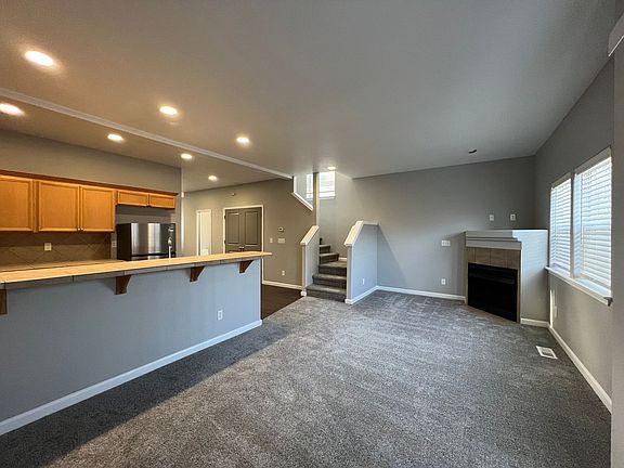 2nd image of 621-639 SE 162nd Ave #635