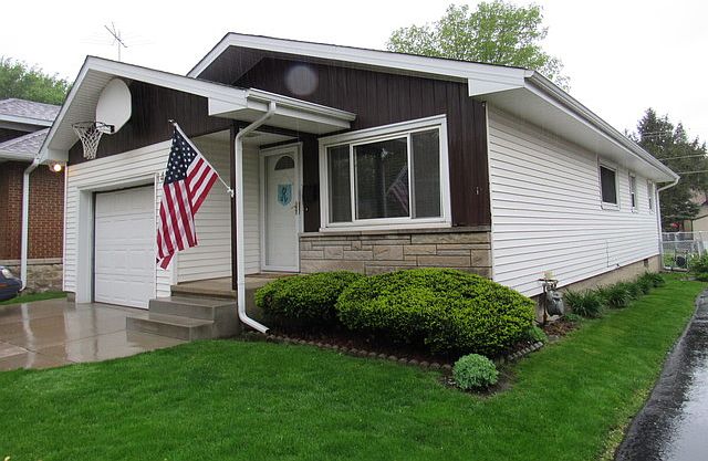 1st image of 1417 N Prairie Ave