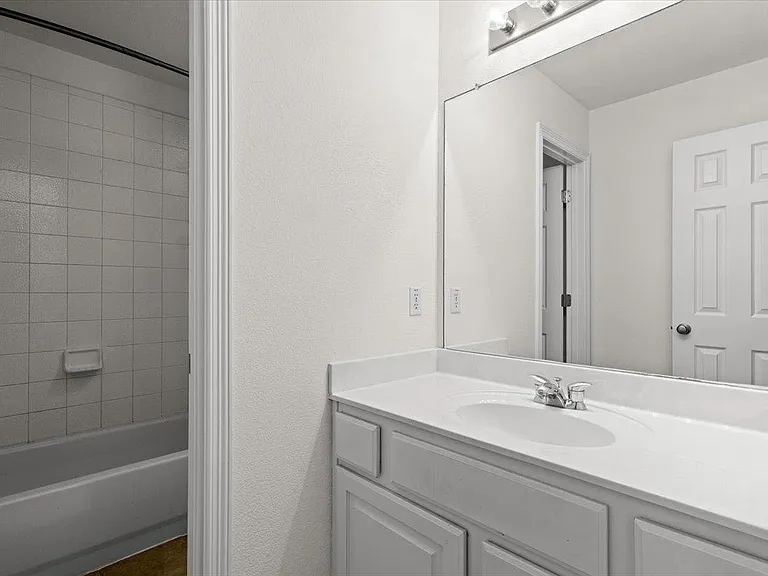 2304 Village View Loop — Photo 33
