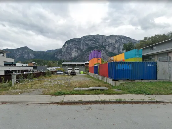 37718 3rd Ave, Squamish, BC V8B 1C3