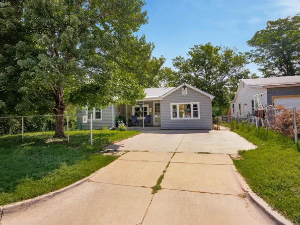 1842 S Glenn St, Wichita, KS 67213