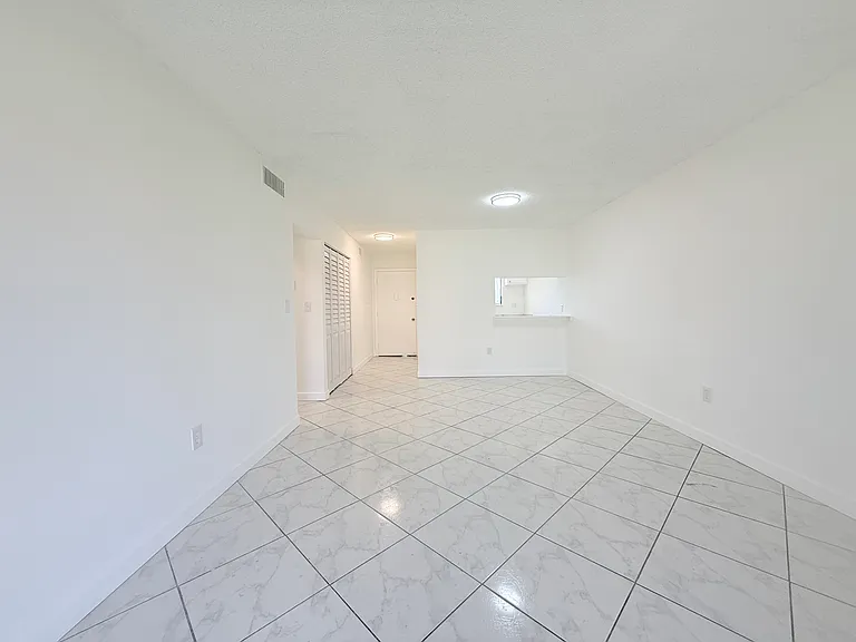 6106 Forest Hill Blvd #204 — Photo 3