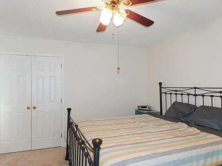 102 Powhatan Ct — Photo 38