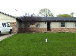 8 Schomer Ln, Plano, IL 60545