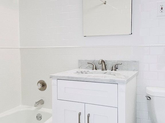 5th image of 300 Mercer St APT 27I