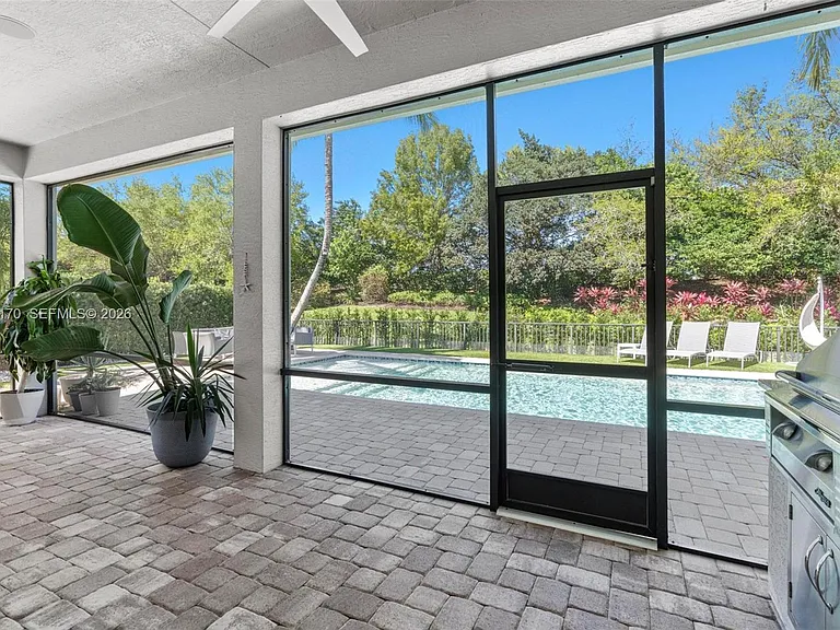 10185 Cameilla St — Photo 35