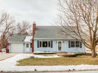 428 Woodlawn St, Maxwell, IA 50161