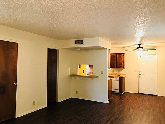 3rd image of 3736 Ramona Dr APT A