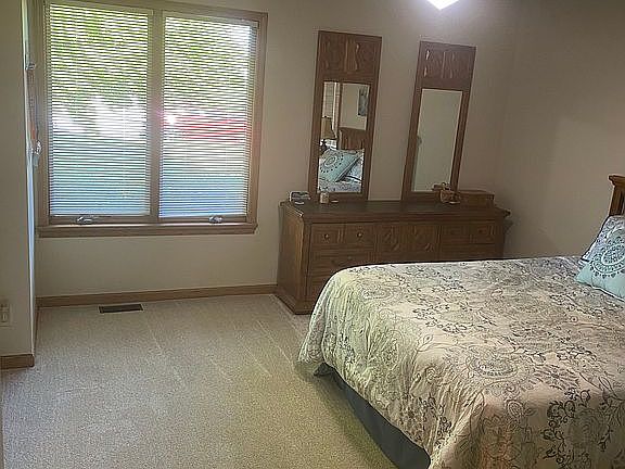 4th image of 695 Apple Blossom Ln