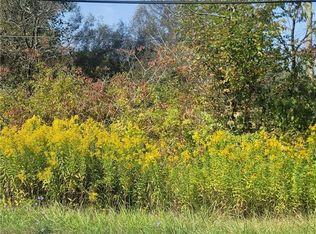 Hartville Rd N, Hartville, OH 44632