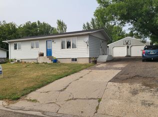 212 Lake St, Mandan, ND 58554