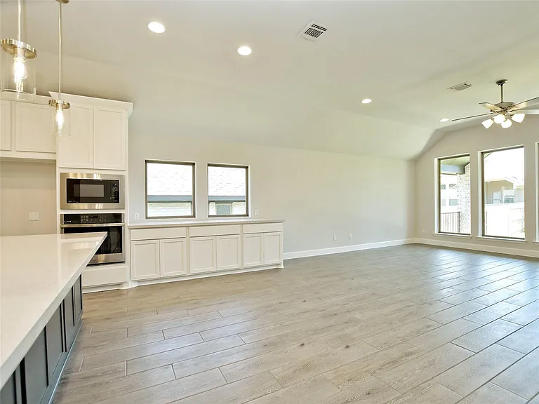 612 Jefferson Dr — Photo 8