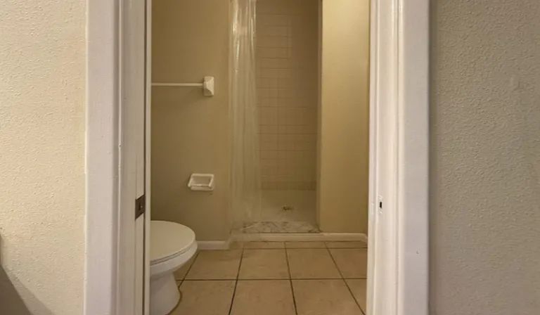 1915 Schlotter Cir #206 — Photo 24