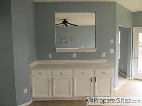 4th image of 908 Holbrook Dr