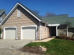 141 S Oak Ridge Cir, Erie, PA 16509