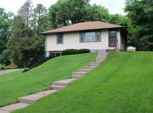 1461 Pacific St, Saint Paul, MN 55106
