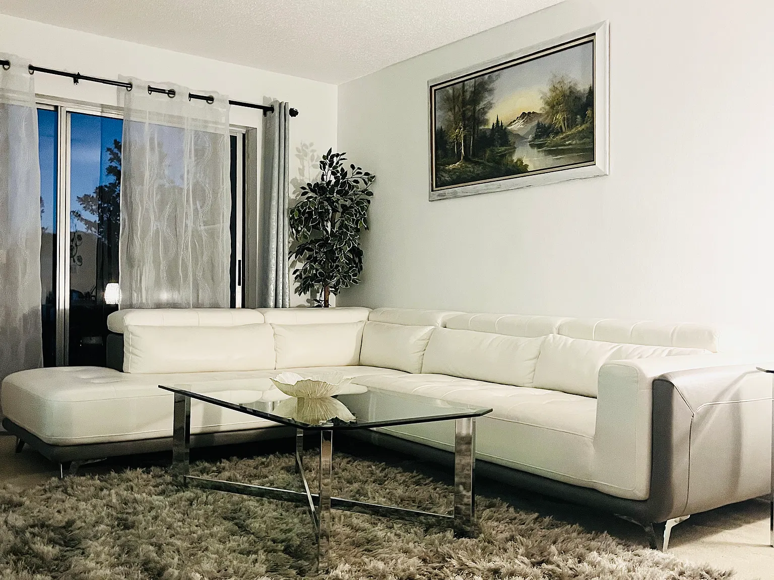 2 bed, 964 sqft, $5,000 — Photo 2
