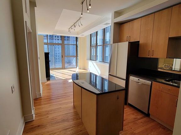 5th image of 212 W Washington St APT 1012