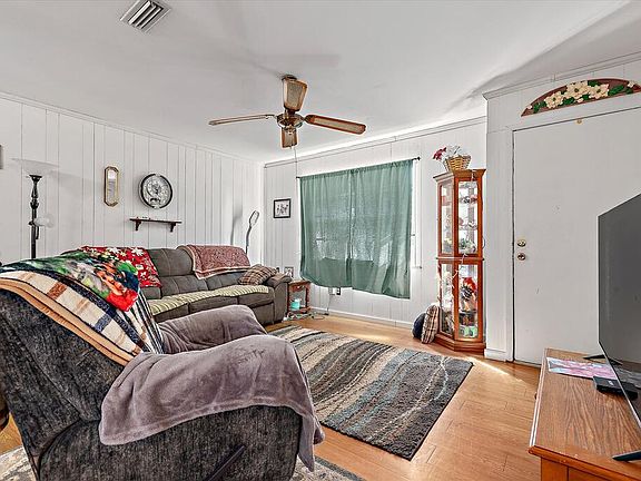 5th image of 41 Katie Dr