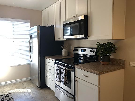 2nd image of 1691 Orinda Ct