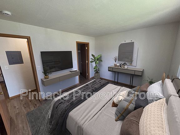 5th image of 3911 Orr Dr #4