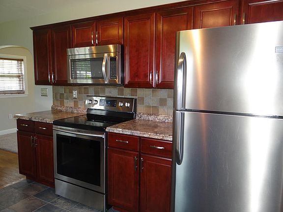 5th image of 107 W McCanns Blvd