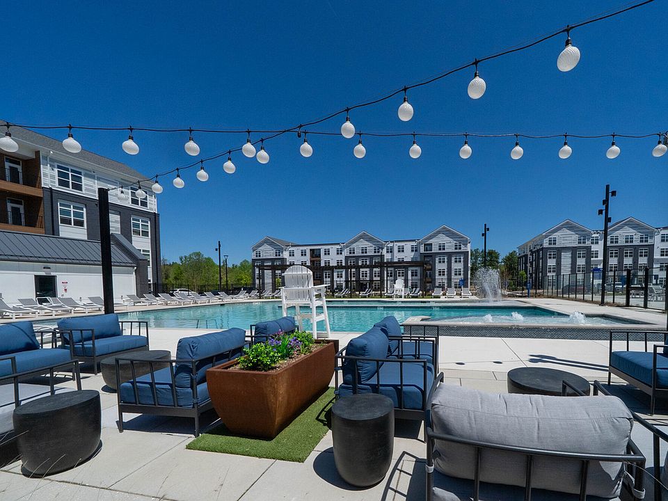 Saltwater Swimming Pool with Outdoor Seating
